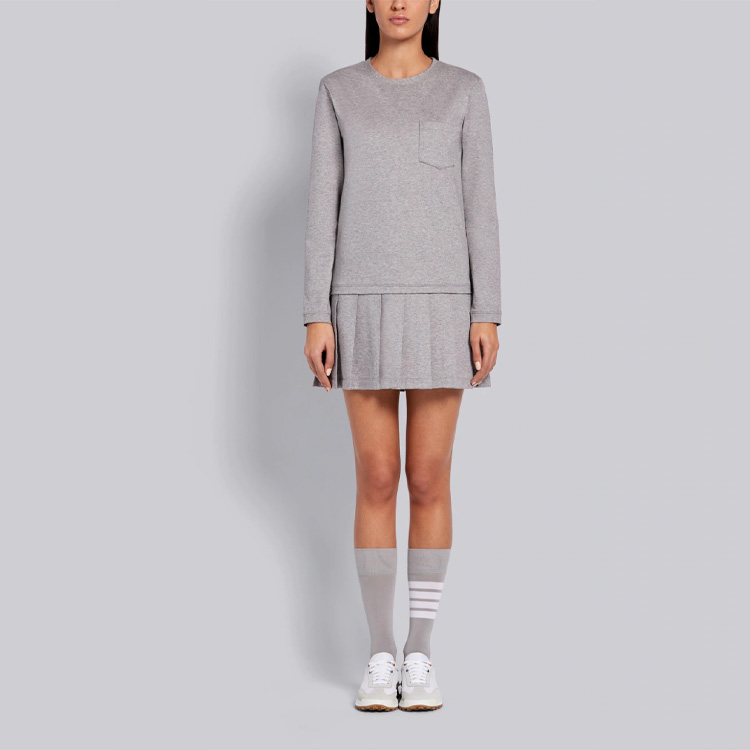 Lookbook (W) 톰 브라운 솔리드 컬러 로우 라이즈 플리츠 롱 슬리브 드레스 FJD064A-06840-055