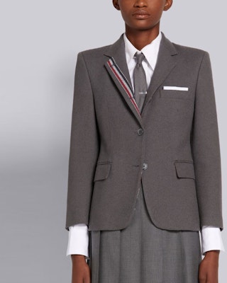 (W) THOM BROWNE SS21 Jaket Santai Lengan Desain Abu Tua FBC637H-07684-025 Lookbook (W) THOM BROWNE SS21 Jaket Santai Lengan Desain Abu Tua FBC637H-07684-025