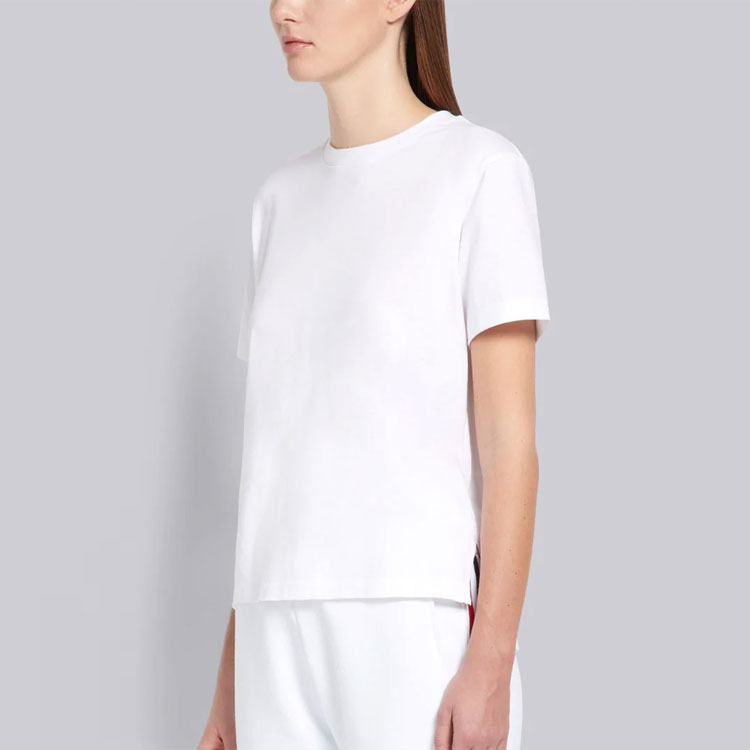 Shop (W) 톰브라운 SS21 화이트 솔리드 크루넥 캐주얼 티셔츠 FJS036A-05398-100