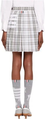 (W) 톰 브라운 SS22 4-바 옥스포드 플리츠 스커트 그레이. FGC402C-07848-035 Lookbook (W) 톰 브라운 SS22 4-바 옥스포드 플리츠 스커트 그레이. FGC402C-07848-035