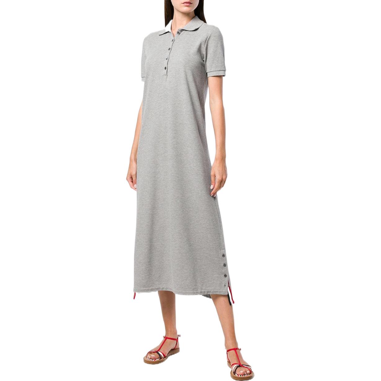 Lookbook (W) 톰 브라운 SS22 그레이 중앙 스트라이프 반팔 드레스. FJD034A-00050-055