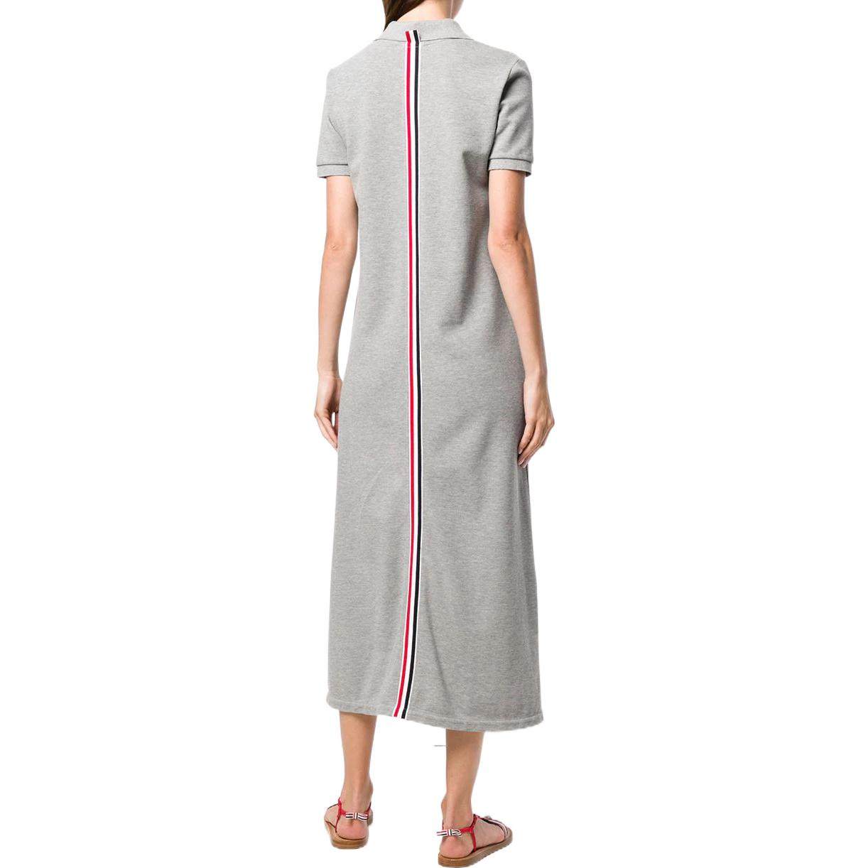 Shop (W) 톰 브라운 SS22 그레이 중앙 스트라이프 반팔 드레스. FJD034A-00050-055