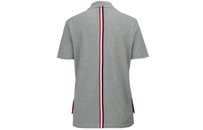 Lookbook (W) THOM BROWNE SS22 Abu-abu Polo Shirt Lengan Pendek Stripe Tricolor. FJP014A-00050-055