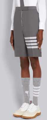 (W) THOM BROWNE SS22 Celana Pendek Longgar Abu-Abu Bergaris Panjang Sedang. FTC404U-07890-035 Details for (W) THOM BROWNE SS22 Celana Pendek Longgar Abu-Abu Bergaris Panjang Sedang. FTC404U-07890-035