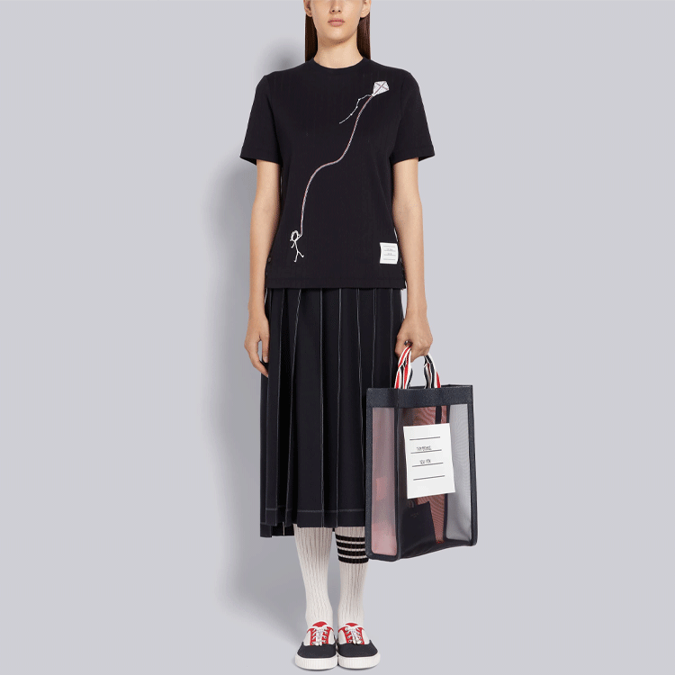 (Women) THOM BROWNE SS22  Solid Kite Embroidery Crewneck T-Shirt Navy Blue FJS106E-10317-415 圖 4