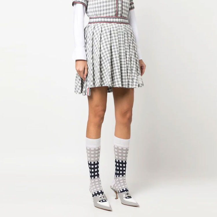 (Women) THOM BROWNE SS23  Gray Checkered Pleated Mini Skirt with Stripe Badge. FJK091A-F0282-035 圖 4