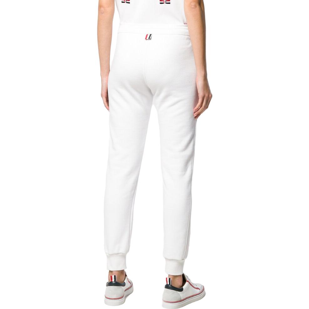 Shop (W) 톰 브라운 SS23 화이트 스트라이프 니트 스웨트팬츠. FJQ024A03377100