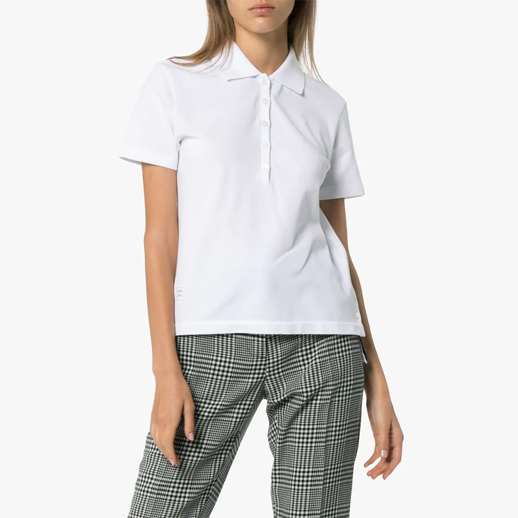 Lookbook (W) 톰 브라운 트리컬러 스트라이프 반팔 폴로 셔츠 화이트 FJP014A-00050-100