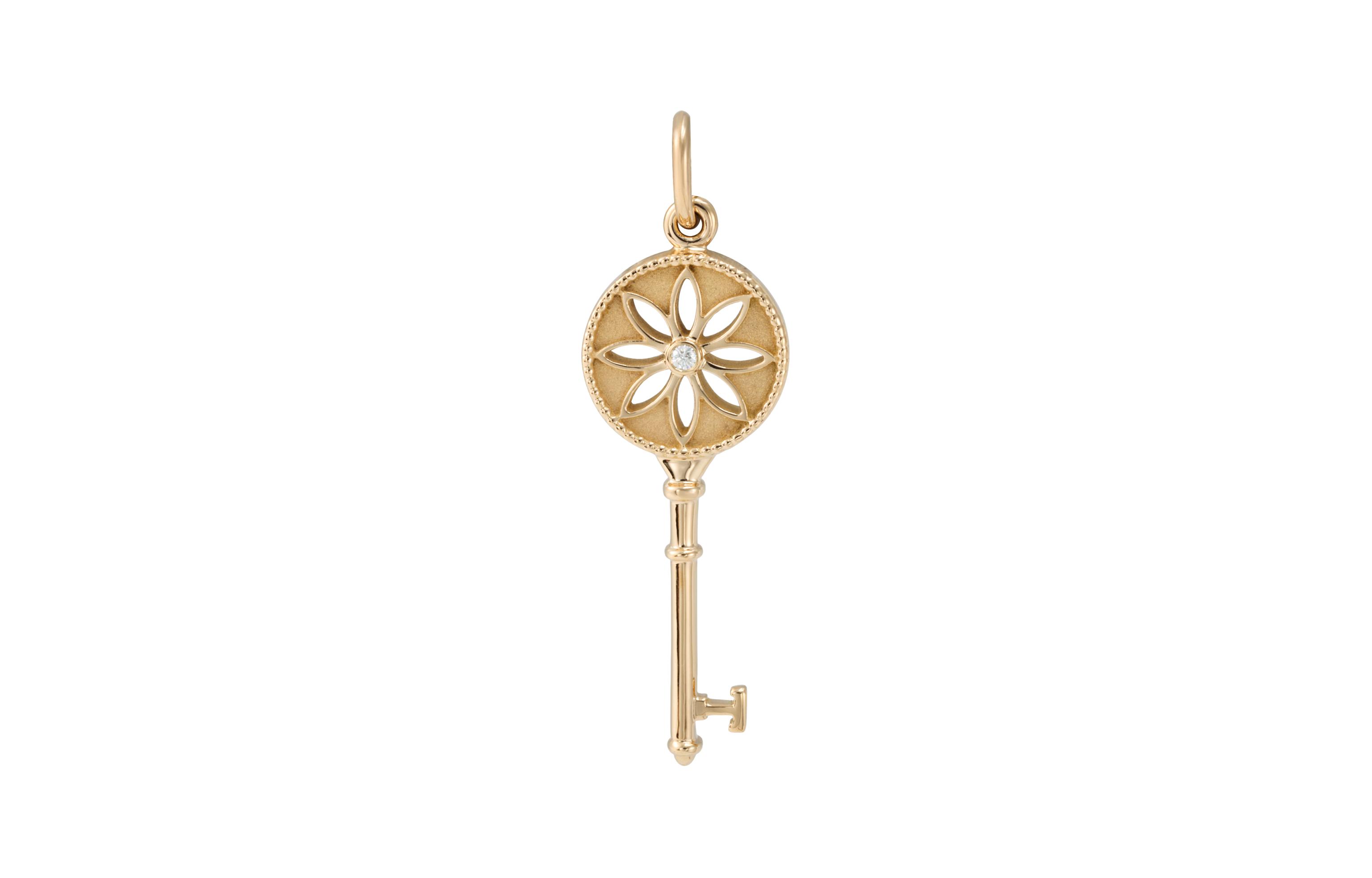 (Women) TIFFANY & CO. 18K Rose Gold Daisy Key Pendant Necklace for Women. GRP08552