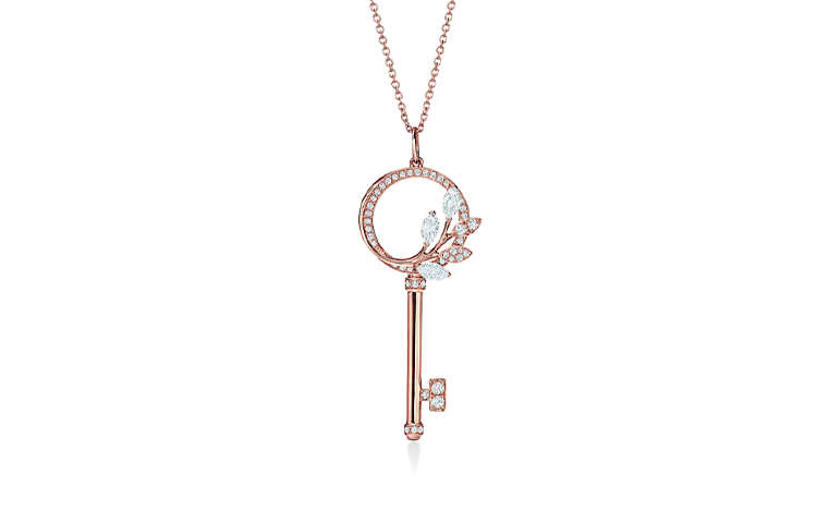 (Women) TIFFANY & CO. Diamond Vine Circle Key Pendant Gold for Women. GRP11226