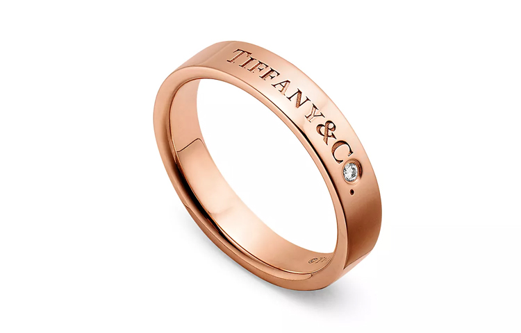 (Women) TIFFANY & CO. Engraved Logo 18K Rose Gold Ring for Women. GRP12365