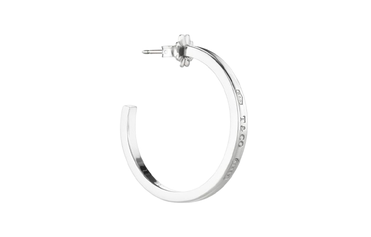 Lookbook (W) Tiffany & Co. 時尚現代中號S925銀耳環女款-銀色 GRP11447