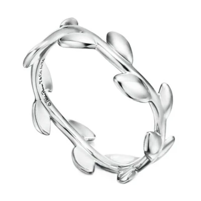 (Women) TIFFANY & CO. Paloma Picasso Olive Leaf Engraved Silver Ring for Women. GRP06620