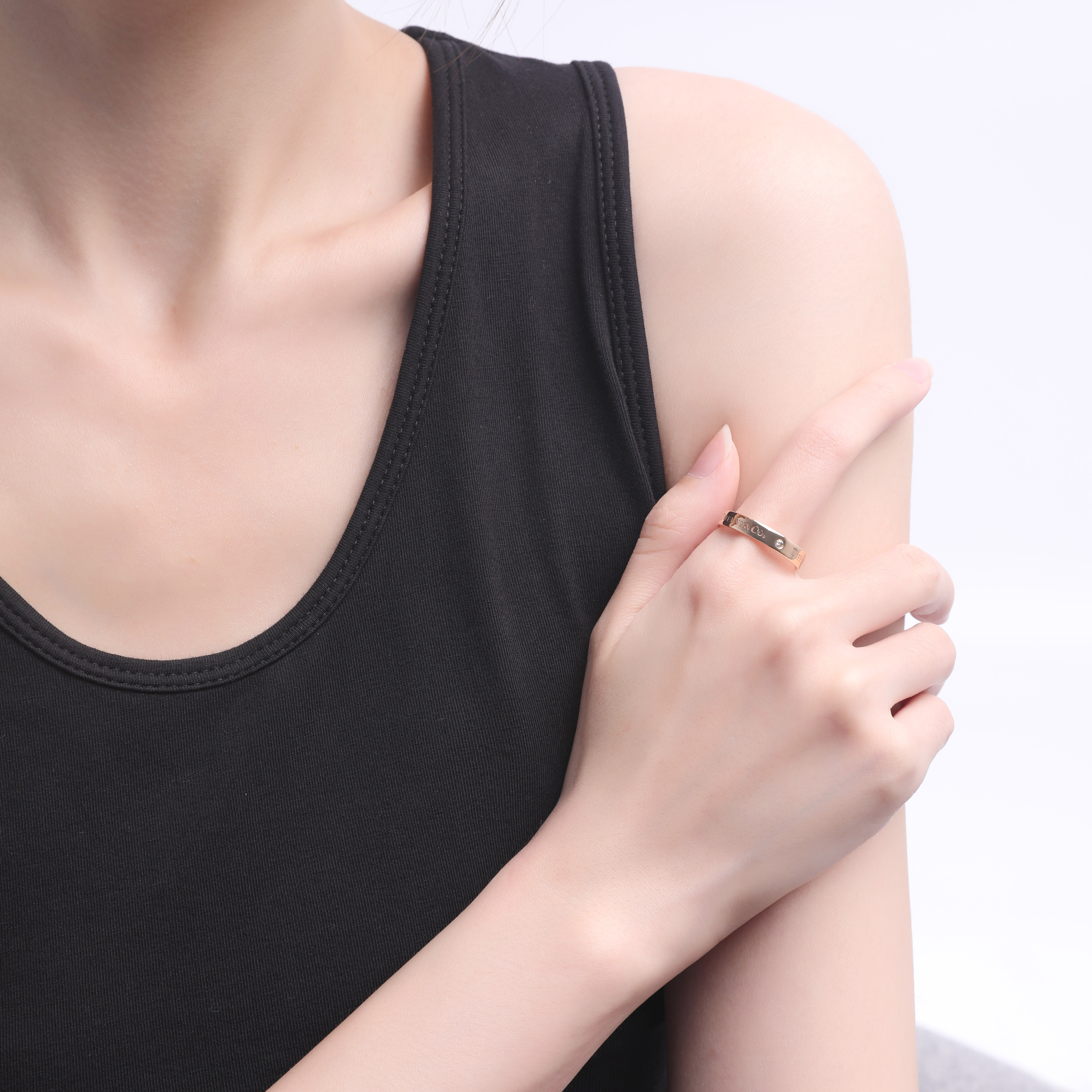 Details for (Women) TIFFANY & CO. Return to Tiffany Ring 18K Rose Gold with Diamond for Women. GRP07649