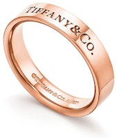 (Women) Tiffany & Co. Signature Engraved 18K Rose Gold Ring for Women. GRP08841 (Women) Tiffany & Co. Signature Engraved 18K Rose Gold Ring for Women. GRP08841