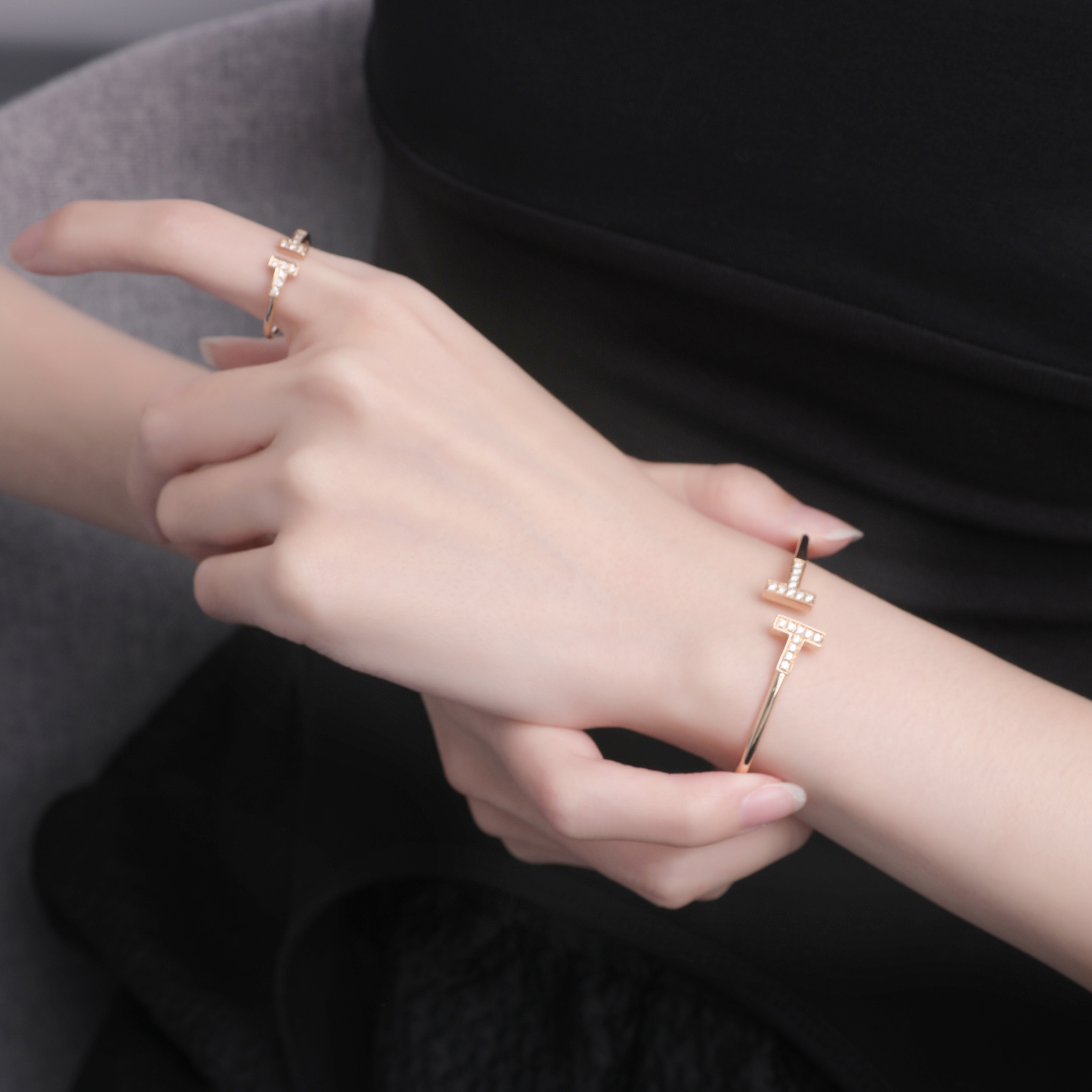 Details for (W) Cincin Wanita TIFFANY & CO. T Series Adjustable 18K Rose Gold Diamond. GRP07761