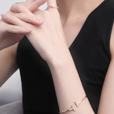 (W) Cincin Wanita TIFFANY & CO. T Series Adjustable 18K Rose Gold Diamond. GRP07761 Sizing (W) Cincin Wanita TIFFANY & CO. T Series Adjustable 18K Rose Gold Diamond. GRP07761