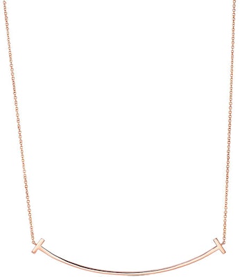 (W) ティファニー Tスマイル ローズゴールド ネックレス 女性用 - エレガントでミニマルなデザイン 63821993 Lookbook (W) ティファニー Tスマイル ローズゴールド ネックレス 女性用 - エレガントでミニマルなデザイン 63821993