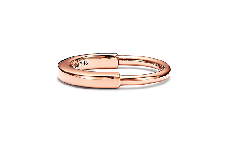 (Women) TIFFANY & CO. Tiffany Lock 18K Rose Gold Logo Ring for Women GRP12356