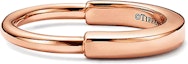 Shop (W) TIFFANY & CO. 女款 Tiffany Lock 18K 玫瑰金戒指 GRP12356