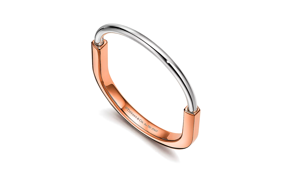 Shop (W) TIFFANY & CO. 蒂芙尼女款玫瑰金鎖扣手鍊，帶有品牌標誌設計。 73027365