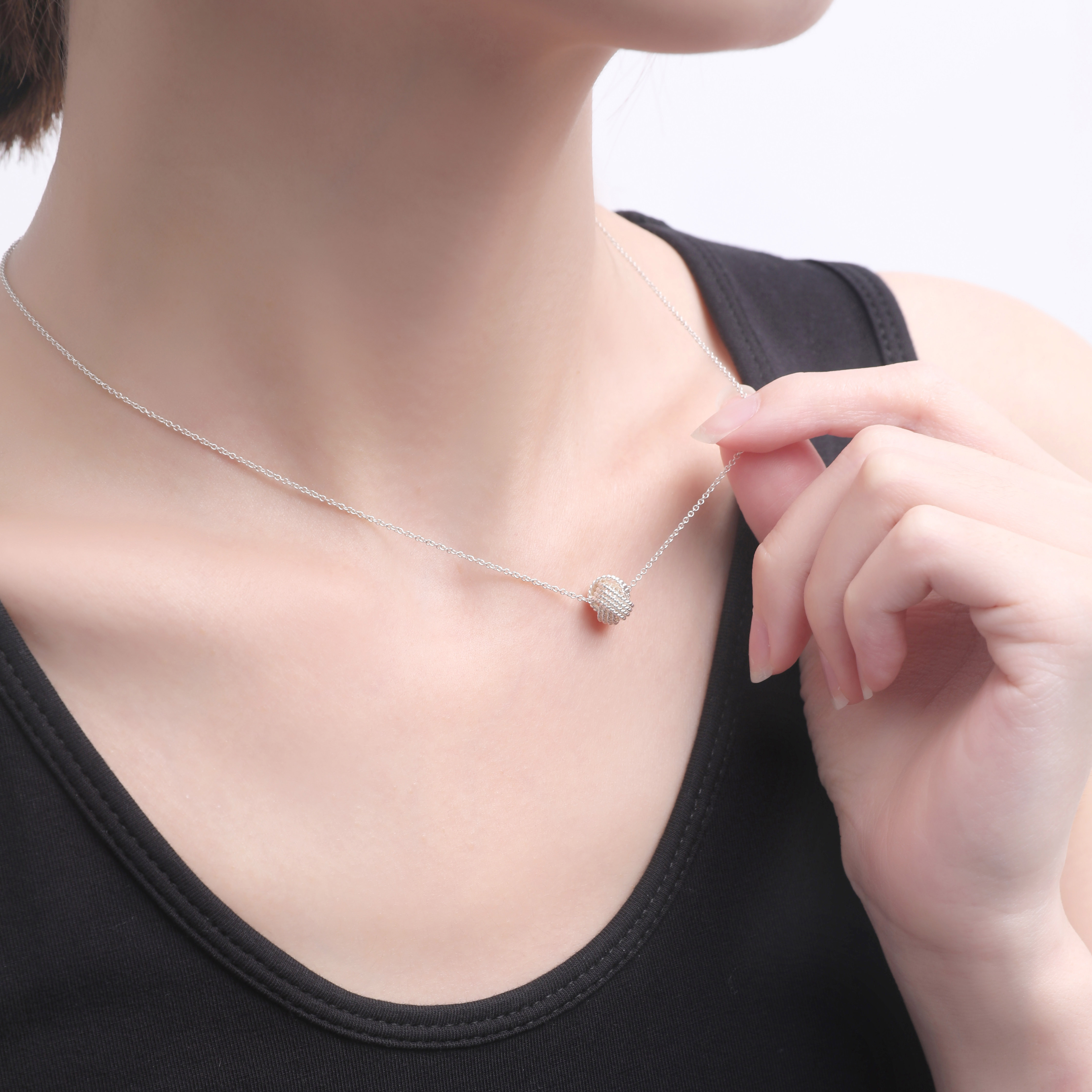 (Women) Tiffany & Co. Twist Series Lucky Knot Ball Pendant Necklace 925 Silver 29849498 圖 5