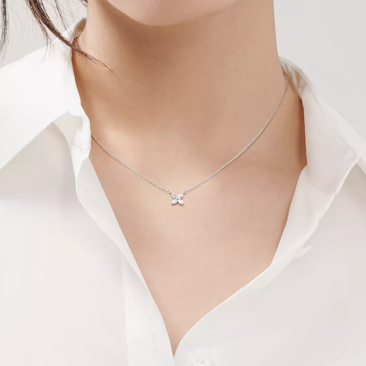 (Women) Tiffany & Co. Victoria™ Small Diamond Pendant Platinum Necklace for Women Silver. 60011941 圖 4