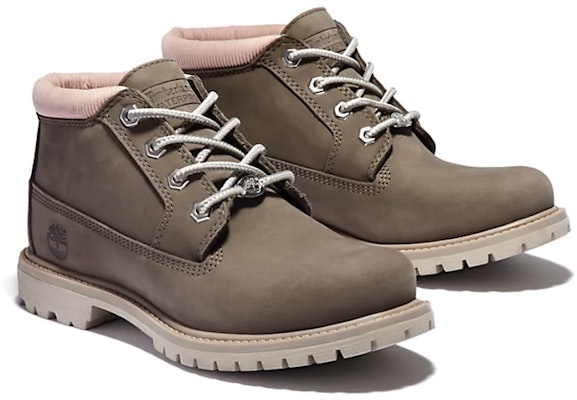 添柏岚 Nellie Chukka 工裝靴 女款 灰 Lookbook 添柏岚 Nellie Chukka 工裝靴 女款 灰