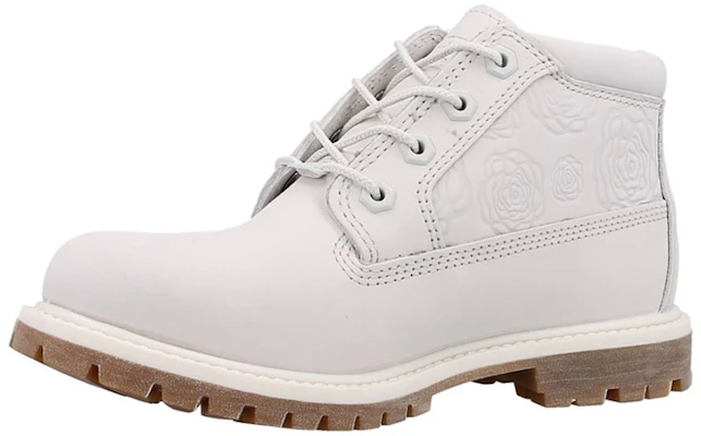 添柏岚 NELLIE CHUKKA 低帮馬丁靴 女款 淺灰色 Lookbook 添柏岚 NELLIE CHUKKA 低帮馬丁靴 女款 淺灰色