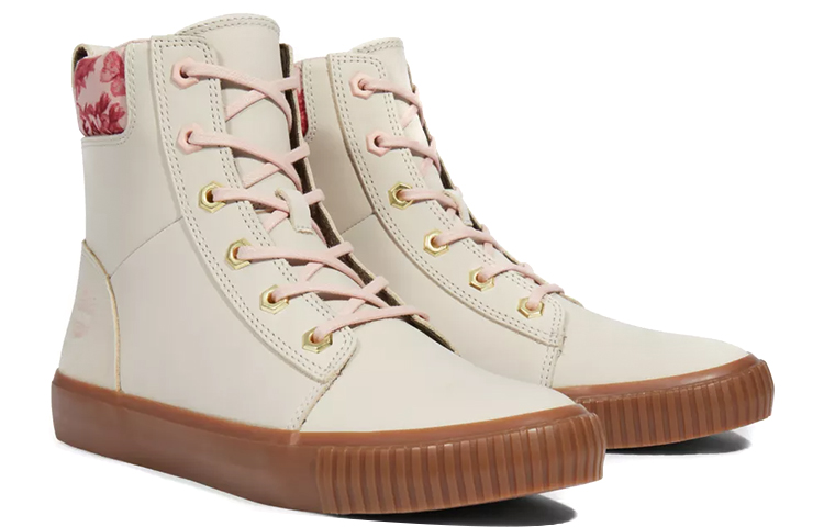 Lookbook Timberland添柏瀾 Skyla Bay 6吋 高筒 戶外靴 女款 米色