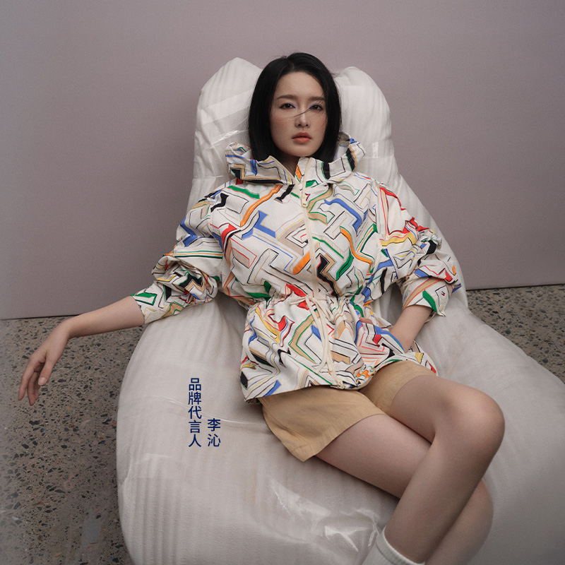 Shop (W) Tommy Hilfiger 戶外輕便多色印花連帽外套 WW0WW43322