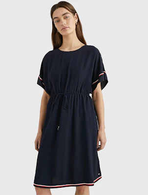 (W) 汤米·希尔费格经典修身腰带短袖连衣裙深蓝色女款 WW0WW37966DW5 Shop (W) 汤米·希尔费格经典修身腰带短袖连衣裙深蓝色女款 WW0WW37966DW5