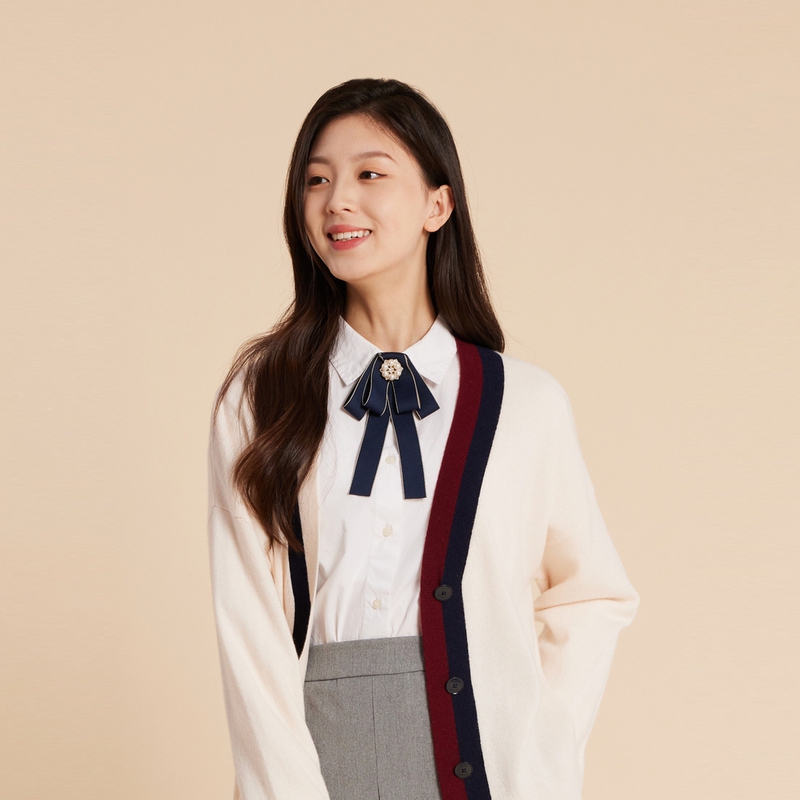 Sizing (W) Tommy Hilfiger Retro College Cardigan Wanita Colorblock Krim Putih. WW0WW39535