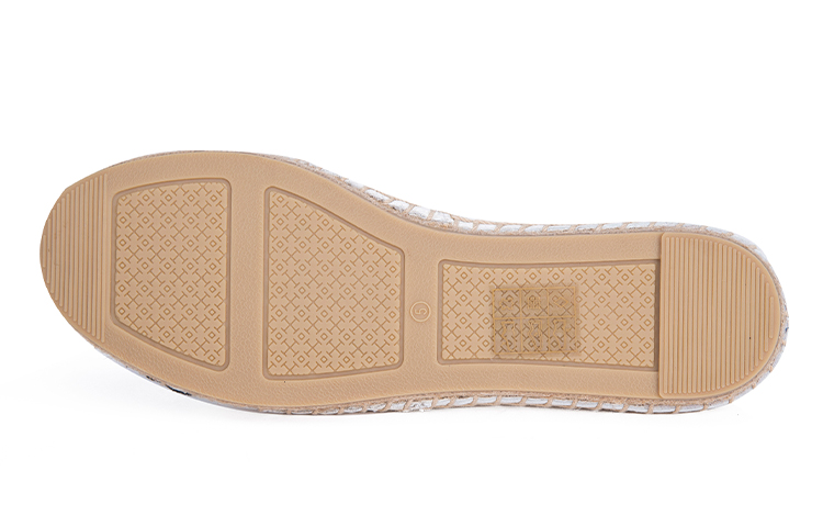 Shop TORY BURCH 簡約休閒平底麻繩鞋 女款 白色