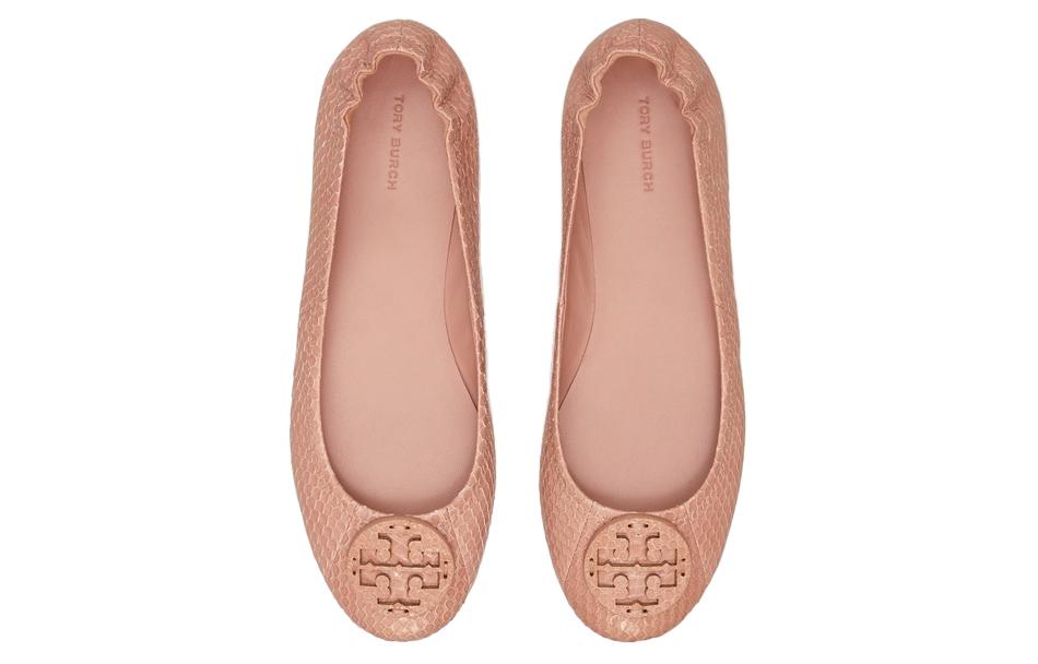 Shop (W) 토리버치 핑크 가죽 슬립온 스니커즈 81297-650