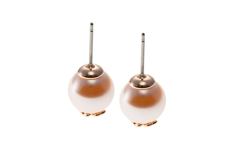 Lookbook (Women) TORY BURCH Logo Brass Pearl Stud Earrings for Women in Rose Gold. 18151657