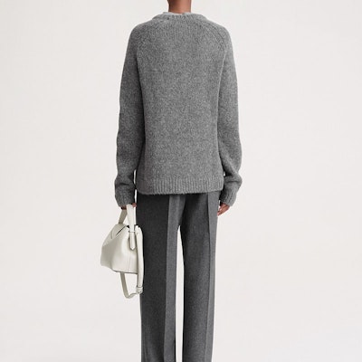 (W) TOTEME 灰色休闲圆领针织毛衣 - 浅灰色。 234WRTWTP226YA0014074 Shop (W) TOTEME 灰色休闲圆领针织毛衣 - 浅灰色。 234WRTWTP226YA0014074