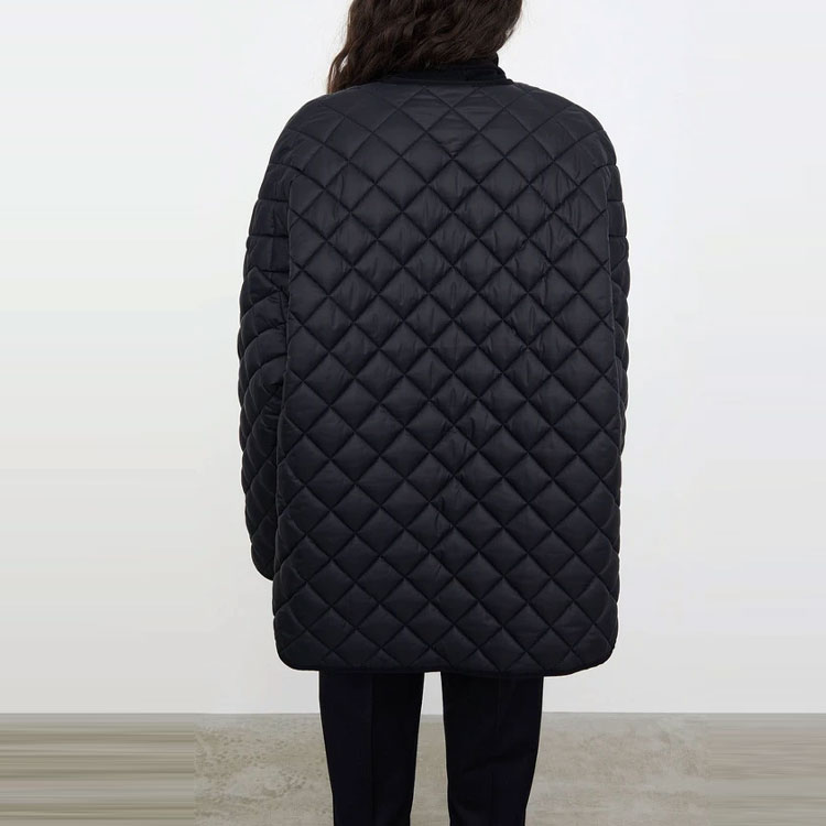 Shop (W) TOTEME 經典寬鬆黑色棉質絎縫冬季外套. 211177732200