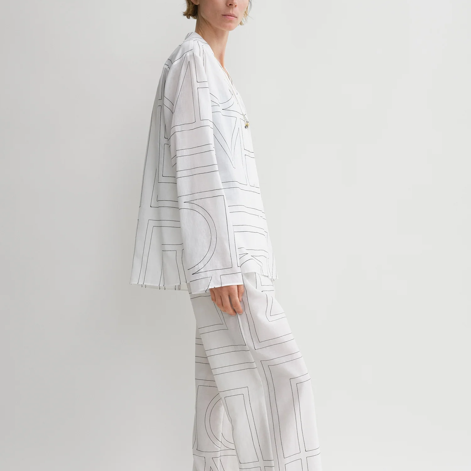 Purchase (W) TOTEME 刺绣标志宽松长袖衬衫 白色/黑色 243WRT976FB0239