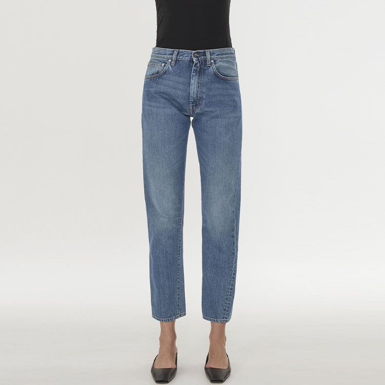 Lookbook (W) TOTEME 中腰直筒扭边牛仔裤水洗蓝色. 211232740405