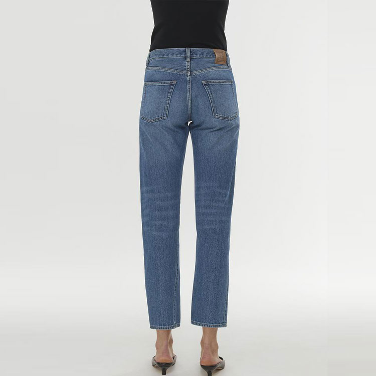 Shop (W) TOTEME 中腰直筒扭边牛仔裤水洗蓝色. 211232740405