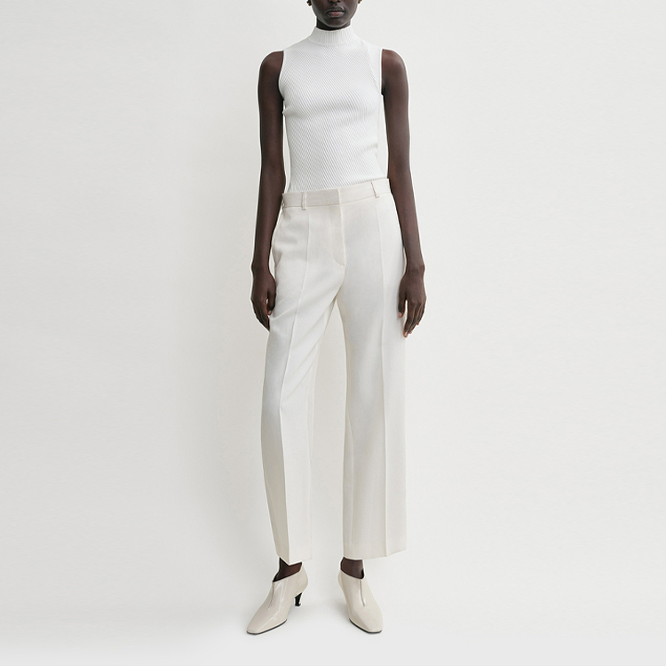 Lookbook (W) TOTEME Slim-Fit Casual Cropped Pants Krim Putih - Awal Musim Luruh 2024 243WRB4511FB0065059