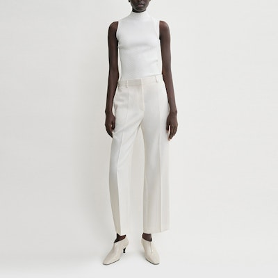 (W) TOTEME Slim-Fit Casual Cropped Pants Krim Putih - Awal Musim Luruh 2024 243WRB4511FB0065059 Lookbook (W) TOTEME Slim-Fit Casual Cropped Pants Krim Putih - Awal Musim Luruh 2024 243WRB4511FB0065059