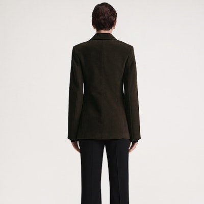 (W) TOTEME Blazer Entallado de Manga Larga en Marrón Café Oscuro. 241WRZ1048FB0171040 Purchase (W) TOTEME Blazer Entallado de Manga Larga en Marrón Café Oscuro. 241WRZ1048FB0171040