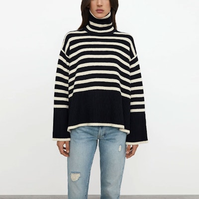 (W) TOTEME FW21 黑色羊毛高領條紋毛衣 白色條紋設計 212562758210 Lookbook (W) TOTEME FW21 黑色羊毛高領條紋毛衣 白色條紋設計 212562758210