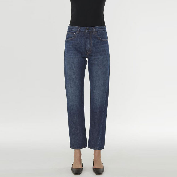 Lookbook (W) TOTEME FW21 直筒牛仔褲 深藍色 原創標誌補丁. 211-232-742-480