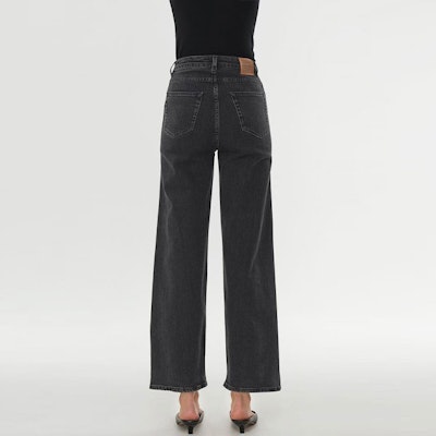 (W) TOTEME FW21 女款黑色寬腿牛仔褲 Flair Logo. 211-230-743-300 Shop (W) TOTEME FW21 女款黑色寬腿牛仔褲 Flair Logo. 211-230-743-300