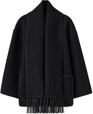 (W) TOTEME FW22 黑色織紋細節圍巾大衣. 2241018201200 Lookbook (W) TOTEME FW22 黑色織紋細節圍巾大衣. 2241018201200