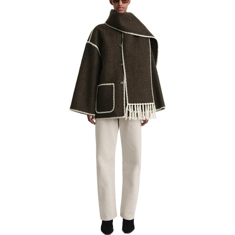 Lookbook (W) Abrigo de mezcla de lana chocolate melange TOTEME FW23 con bufanda de flecos. 234WRTWOU248FB0037021