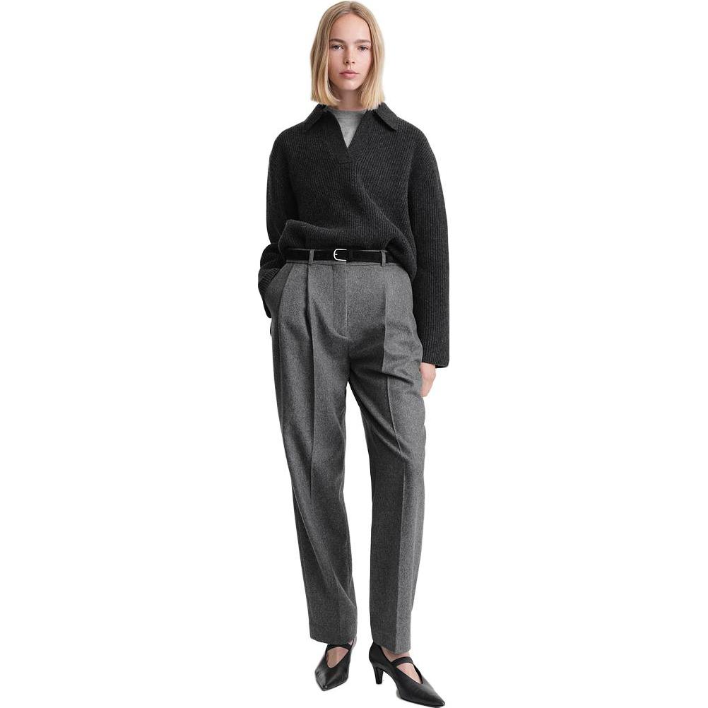 Lookbook (W) TOTEME 秋冬23羊毛混纺条纹针织毛衣浅灰色。 234WRTWTP034YA0004019